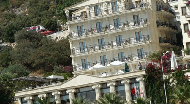 Hera Hotel