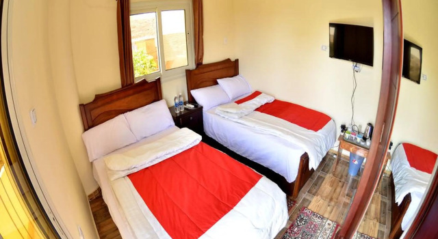 Royal pyramids Inn
