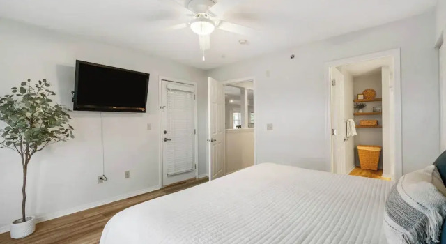 Ozark Mountain Oasis For 7!, Boek Hotel Hotels in Coney Island met parkeren, Parkeren
