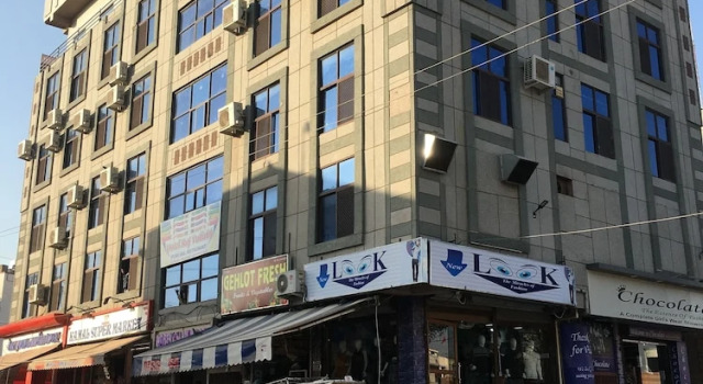 Hotel Raj International, Забронировать Отель Отели штата Раджастхана с парковкой, Парковка