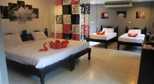Четырёхместный номер Superior Hi Karon Beach