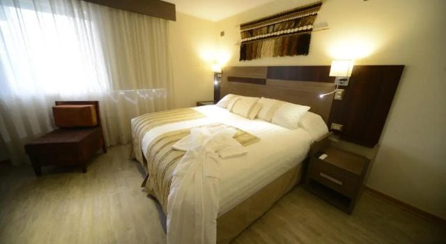 Полулюкс Hotel Boutique Reyall