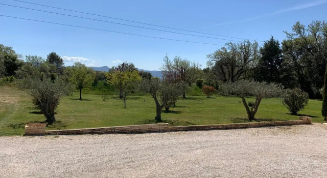 Villa au pied de la sainte Victoire, Забронировать Апартаменты/квартира Пюилубье Буш-дю-Рон
