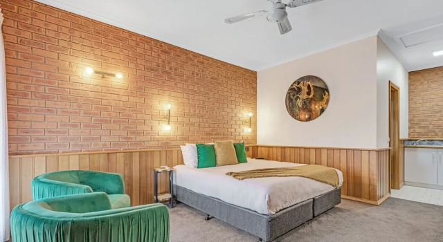 Golden River Motor Inn, Забронировать Мини-отель Отели Моама с парковкой, Парковка