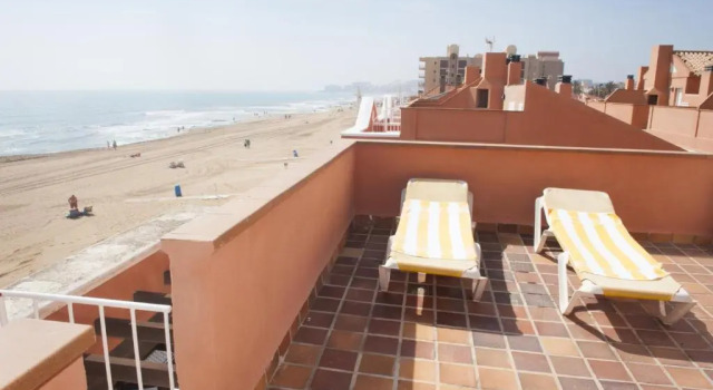 Апартаменты c 1 комнатой с красивым видом из окна Lloyds Beach Club