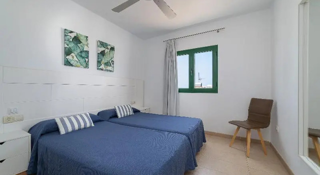 Семейный номер Standard с 2 комнатами с балконом Apartamentos Elena