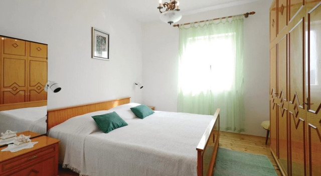 Awesome Apartment in Gondolici With 1 Bedrooms, Rezerwuj Apartament Hotele w Presika z parkingiem, Parking