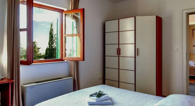 Вилла Superb Villa With Private Pool and Garden