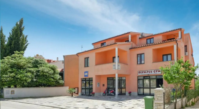 Апартаменты Charming house on the beach and Deluxe Apartment