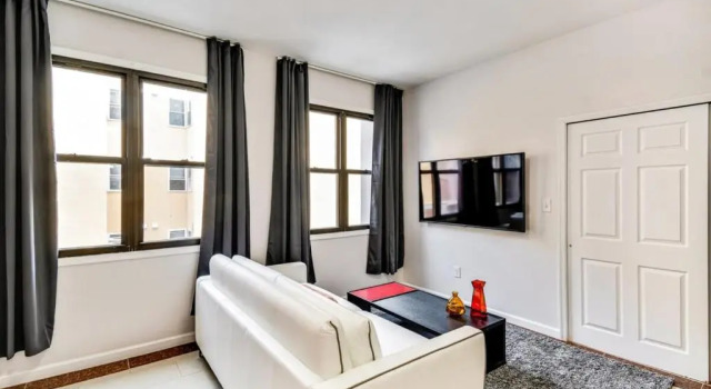 Апартаменты Be My Guest, Gorgeous 2BD Next to Reading Terminal