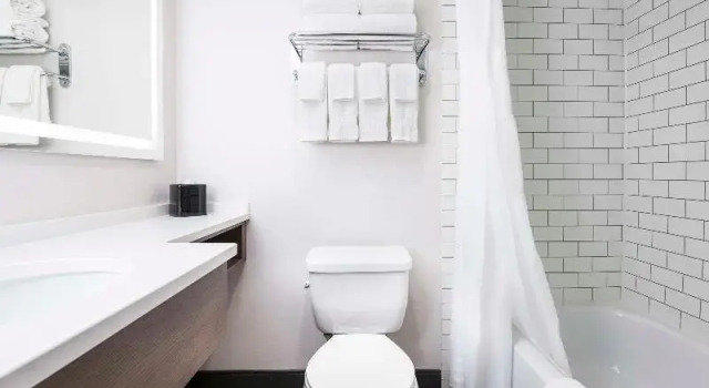 Номер Standard Comfort Suites Kingston Central