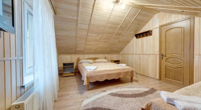 Villa Anet, Book Villa Sommerhuse i Bukovel Ski, Hytte