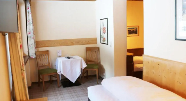 Трёхместный номер Standard с балконом Gasthof Pension Madseiterhof