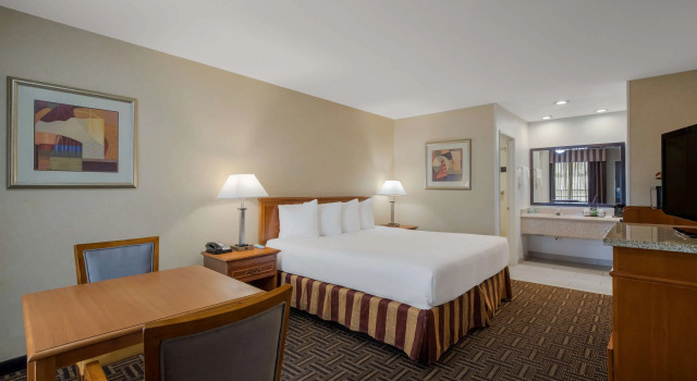 Двухместный номер Deluxe Best Western Norwalk Inn
