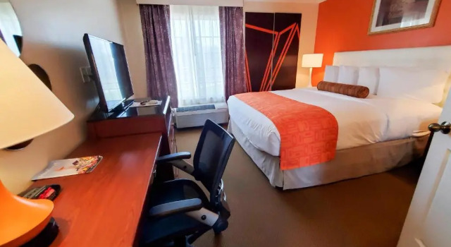 Люкс Howard Johnson by Wyndham Pasadena