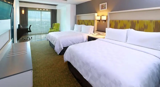 Номер Deluxe Holiday Inn Queretaro Zona Diamante by IHG