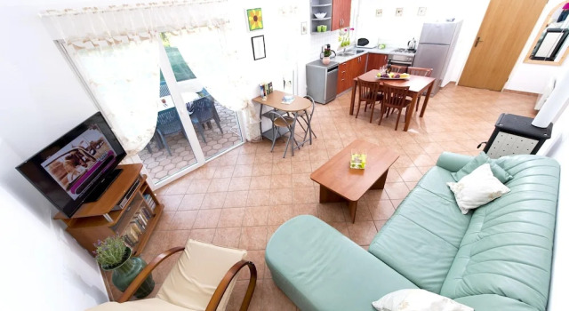Bungalow With 2 Bedrooms in Montižana, With Wonderful sea View, Privat, Đặt Khách sạn Montižana Poreč Region