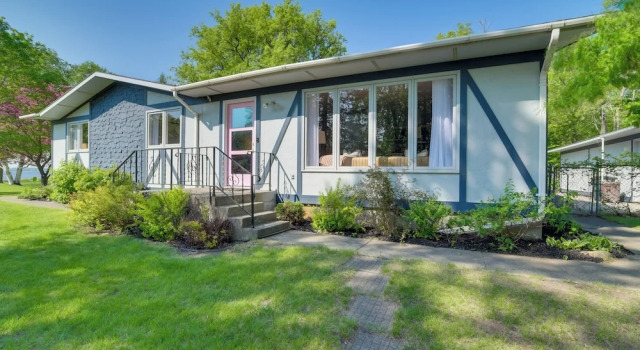 Коттедж Home Rental on Detroit Lake: Dock, Game Room