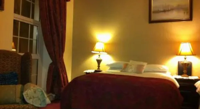 The Blue Door Bed & Breakfast, Book Inn Motels in Leinster, Motel