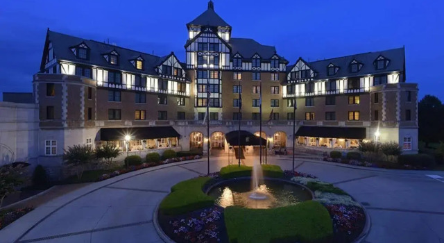 Hotel Roanoke & Conference Ctr, Curio Collection by Hilton