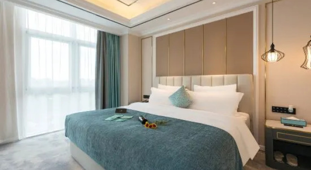 Люкс Deluxe XANA Deluxe Hotel (Tianjin Friendship Wuqing Department Store Florence Town Area)