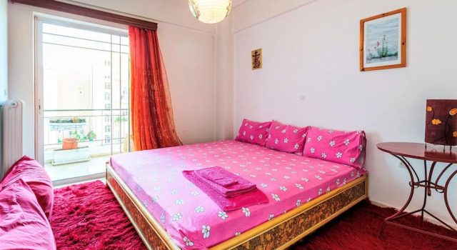 Апартаменты с балконом Bright Comfy Flat near Beach & City Center