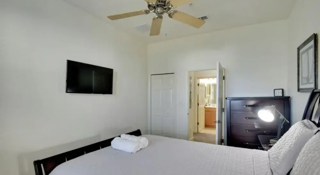 Апартаменты Spacious Palm Coast Condo: Balcony, Beach Access!