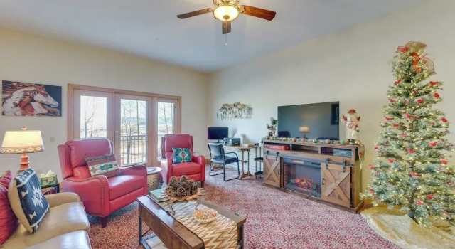 Апартаменты 1 Mi to Skiing: Mtn-view Condo in Angel Fire!