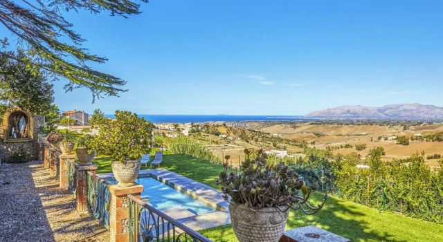 Villa Tommaso Maruggi, Book Villa Hotels in Sicily with a Pool, Swimming Pool