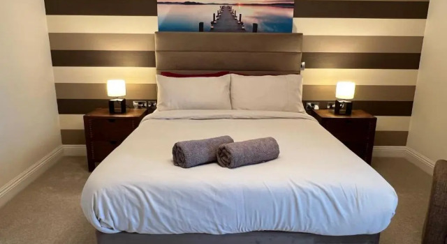 Коттедж 24 Castle Hume Court Holiday House