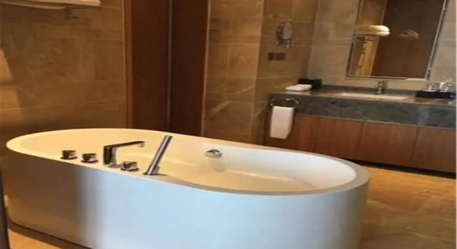 Люкс Business Weihai Guishe Fourseasons Hotel