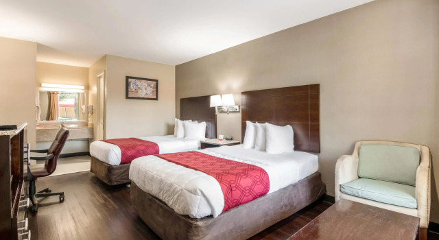 Четырёхместный номер Standard Econo Lodge Pocomoke City Hwy 13