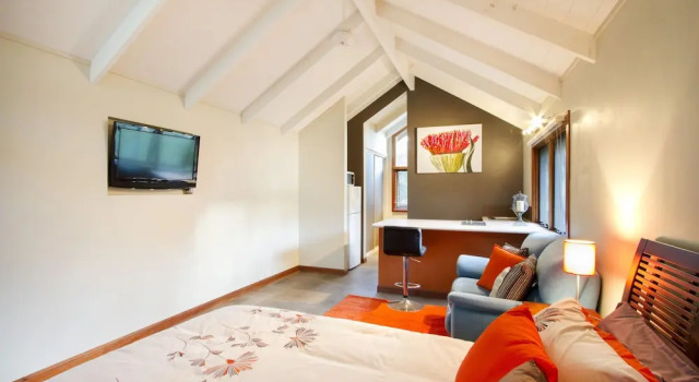 Airlie Beach Eco Cabins - Adults only, Забронировать Отель Эрли-Бич Whitsundays