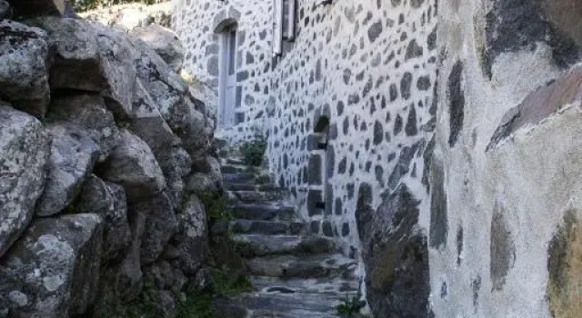 Kafka Stone House, Prenota Hotel Emporeiós Pali
