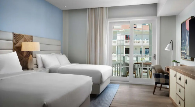 Четырёхместный номер Standard с балконом и с видом на океан Shore House at The Del, LXR Hotels & Resorts