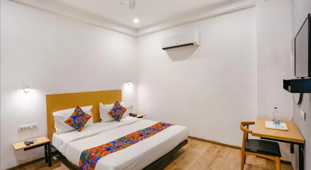 Номер Deluxe FabHotel Roseman