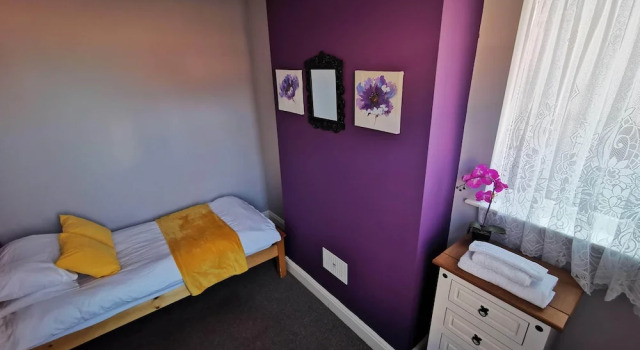 Your Night Inn @ Kimberley, Забронировать Дом для отпуска Коттеджи Вулвергемптона, рядом с Wolverhampton City Council, Коттедж