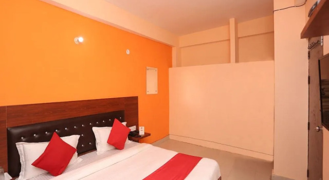 OYO 22826 Hotel Sheltear & Resturant, Забронировать Отель Отели Сикандра с парковкой, Парковка