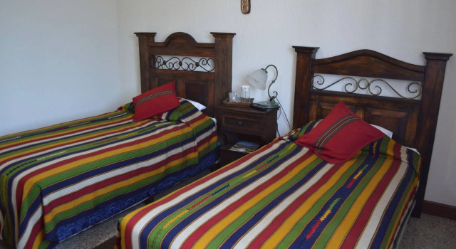 Bed & Breakfast Ajbe Turista, Забронировать Отель Зона 10 , рядом с Торговый центр Plaza Fontabella