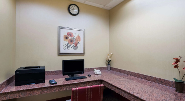 Comfort Suites Suffolk - Chesapeake