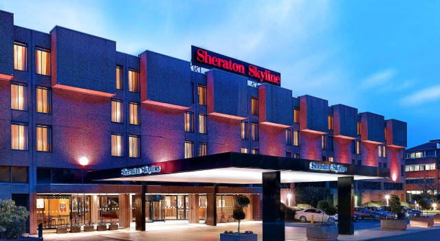 Двухместный клубный номер Standard Sheraton Skyline Hotel London Heathrow