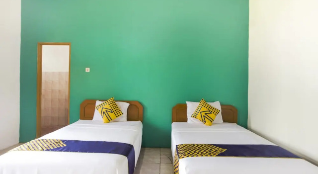 Camera Economy SPOT ON 2584 Hotel Karya Nunggal Asri