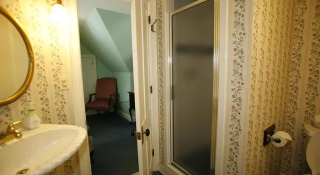 Suite Parsonage Inn Bed and Breakfast