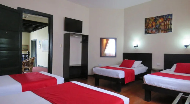 Четырёхместный номер Standard Hotel La Herreria Colonial