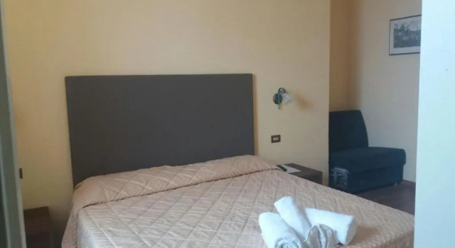 Трёхместный номер Standard с видом на озеро Hotel Lido