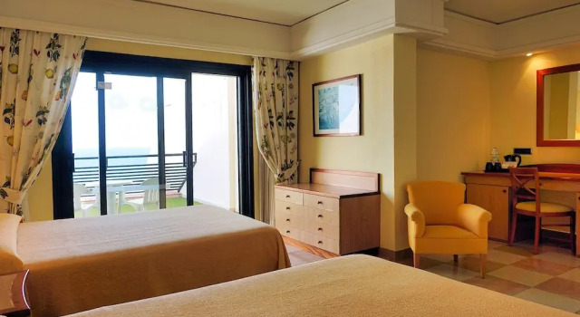 Двухместный номер с частичным видом на море SBH Crystal Beach Hotel & Suites - Adults Only