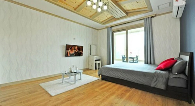 Samcheok Someday Pension, Prenota Hotel Geundeok-myeon Gangwon-Do