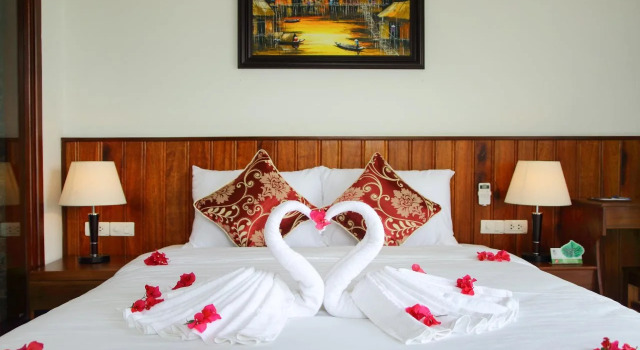 Threeway Riverside Villa