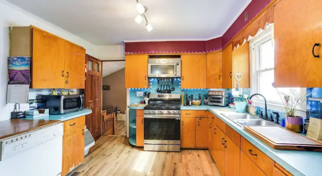 Cozy Ballston Spa Home w/ Fenced Yard!, Rezerwuj Ośrodek wypoczynkowy Hotele w Malta z parkingiem, Parking
