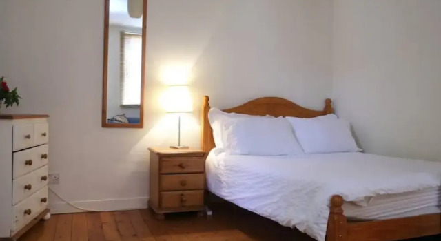Sweet 1 Bedroom Apartment in Old Town, Забронировать Апартаменты/квартира Старый город Эдинбург, рядом с Национальный музей Шотландии